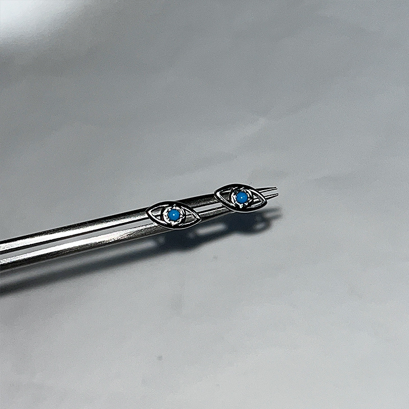 Tide Eye Blue Bone New Niche Dolce Fresco Leggero Lusso Squisito Versatile Ear Cuff Studs per Uomo_voghion.com