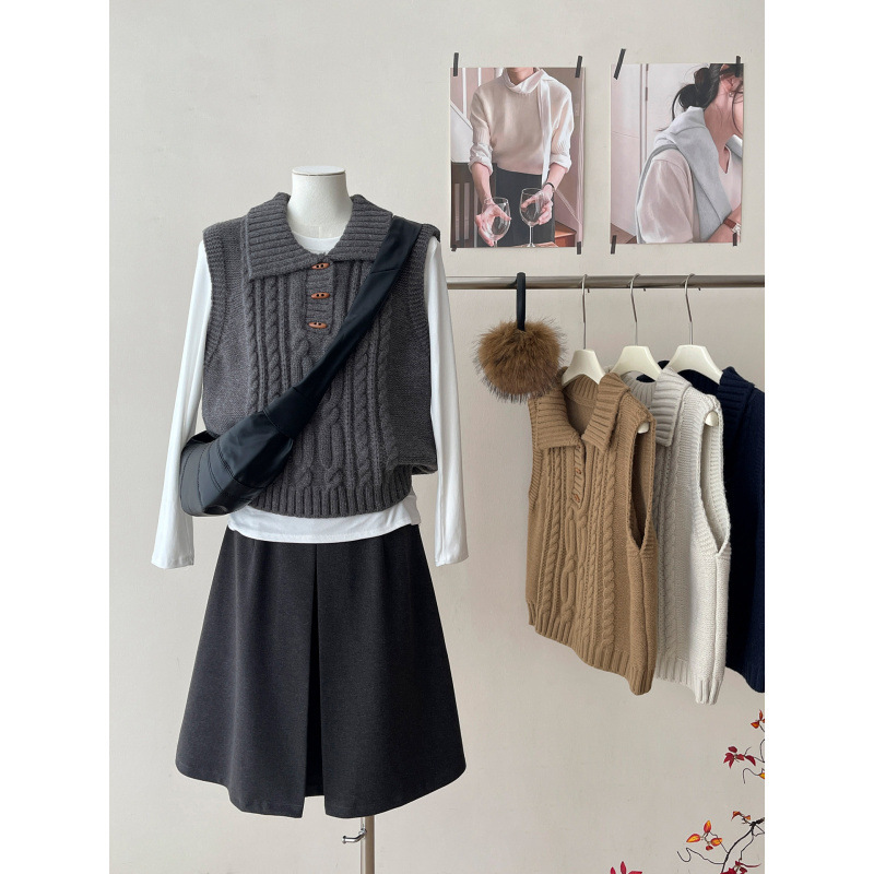 Korean-style POLO collar horn-button knitted vest, autumn sleeveless top for women, suitable for layering