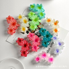 欧米風のカラーの3つの花は甘い少女の心の花のヘアピンの後頭部のサメのクリップの髪飾りを挟みます。