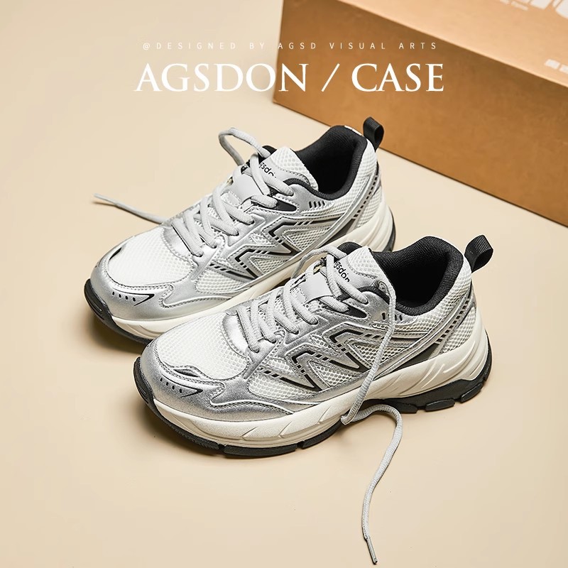 Zapatos de montaña casuales ligeros de primavera retro 2026 zapatos deportivos de plata para mujeres zapatos de papá