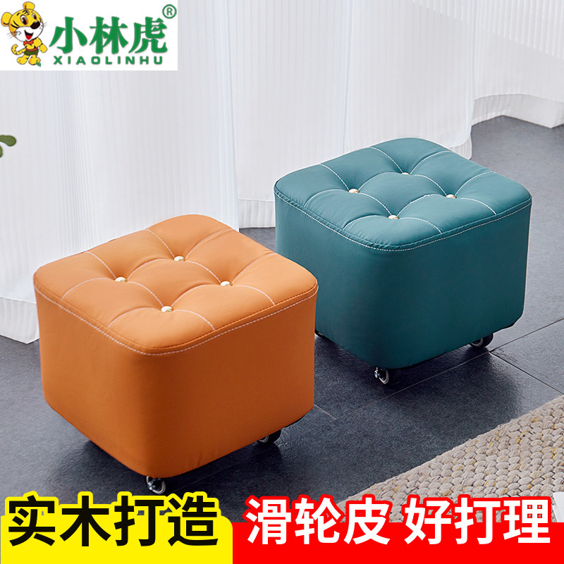 実木の小さい腰掛けの家庭用の低い腰掛けの実用的な入り口は靴の腰掛けの客間のベランダの万方向の輪の滑車の柔らかい腰掛けを交換します。|undefined