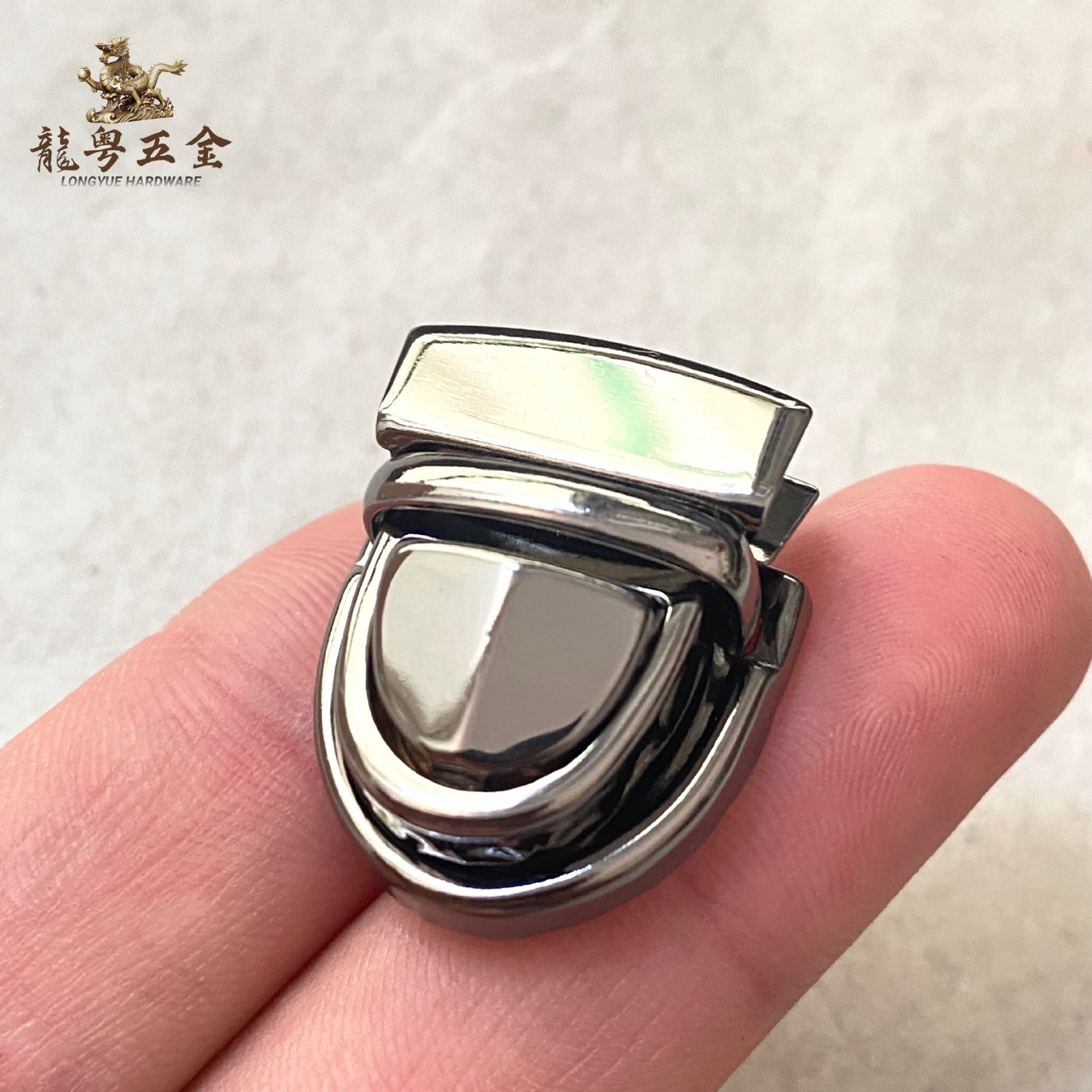 In stock wholesale luggage handbag hardware lock DIY bag metal lock plug lock iron lock duckbill lock Press lock