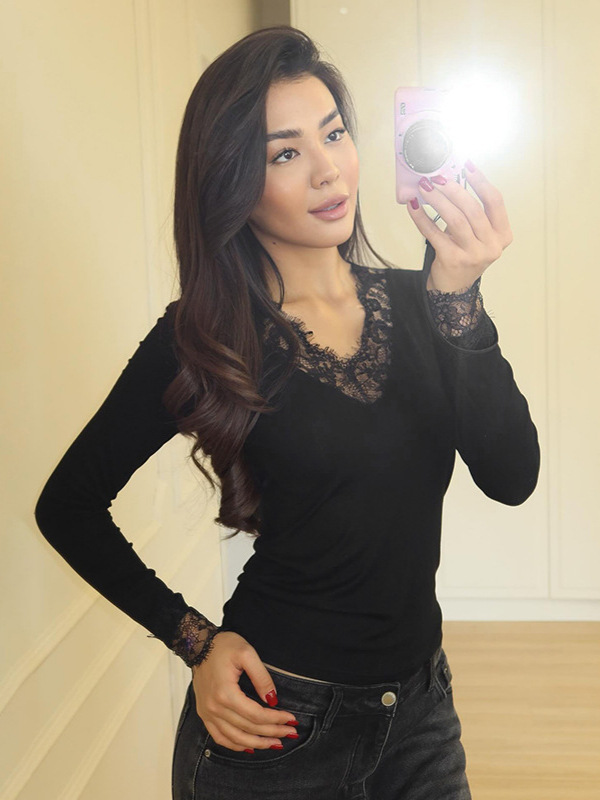 Pure Desire Sexy New V-Neck Lace Trim Long Sleeve T-Shirt for Women, Spring and Autumn Slim Fit Base Top for Trendy Women
