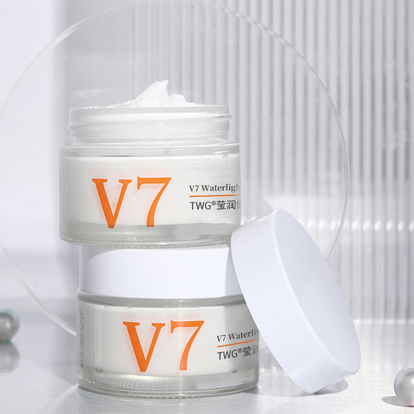 TWG Moisturizing base makeup cream