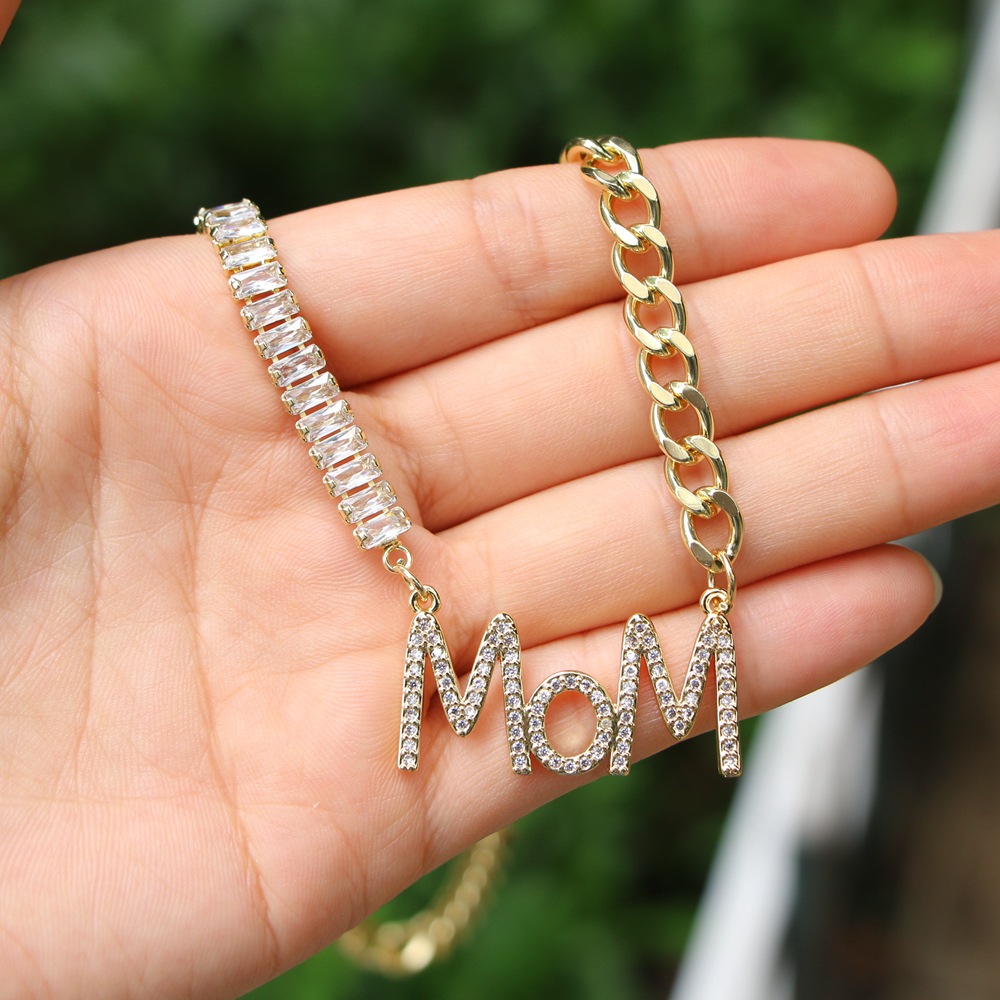 Letters Mom Necklace Mother's Day Retro Copper Collarbone Chain display picture 7