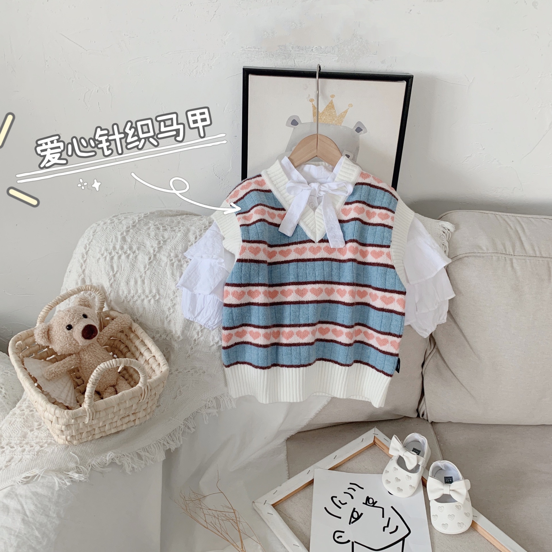 girl stripe Vest 2021 Autumn new pattern children Sweater vest baby Western style V-neck jacket Foreign trade