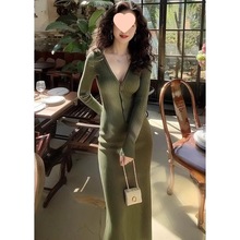 轻熟风领长袖针织连衣裙子女秋季新款气质收腰包臀显瘦绿色长裙