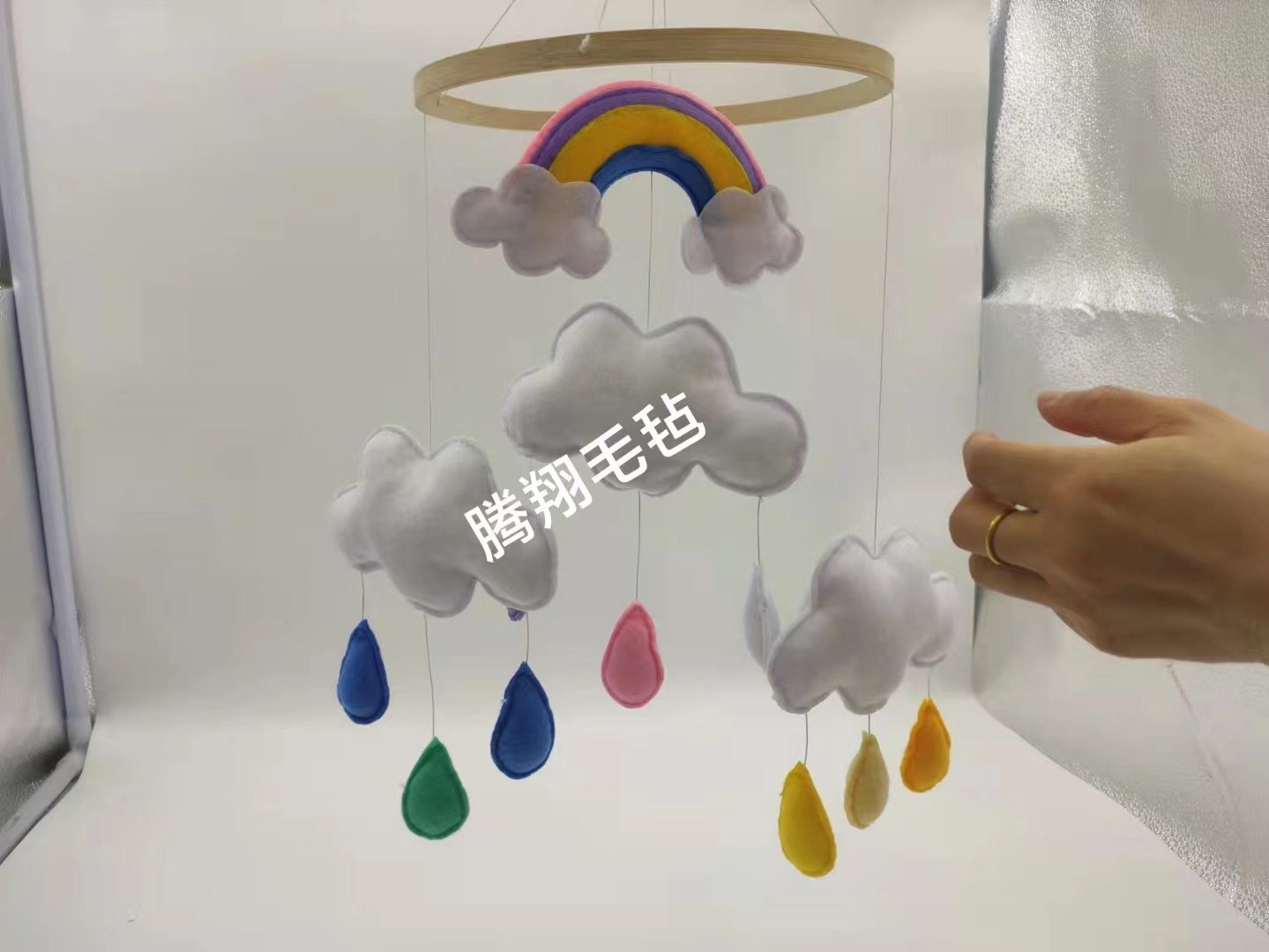 Suministro de cuna campanas de viento de fieltro adornos colgantes de fieltro animal colgando adornos decoración de vivero adornos colgantes