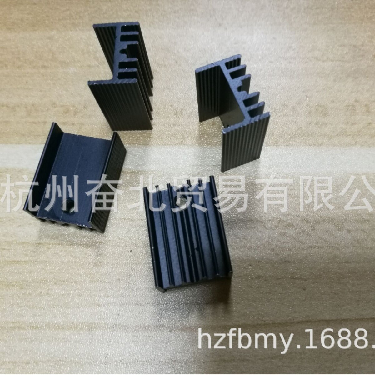 1011 20*15*10mm 15*11*20 TO-220 DSU20散热片三极管散热器 无针