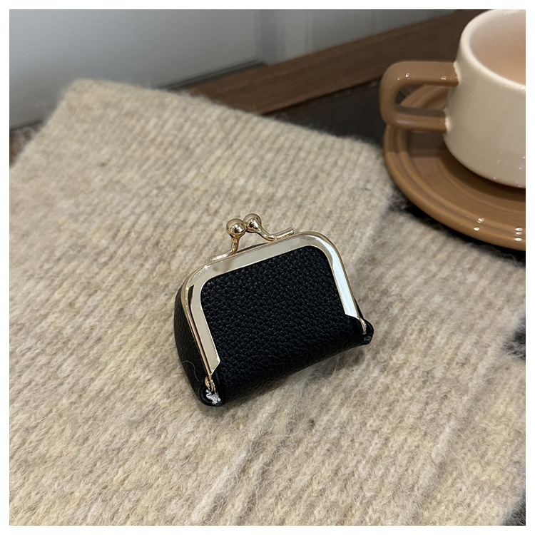 Elegante piccola borsa pochette quadrata da donna da sera_voghion.com