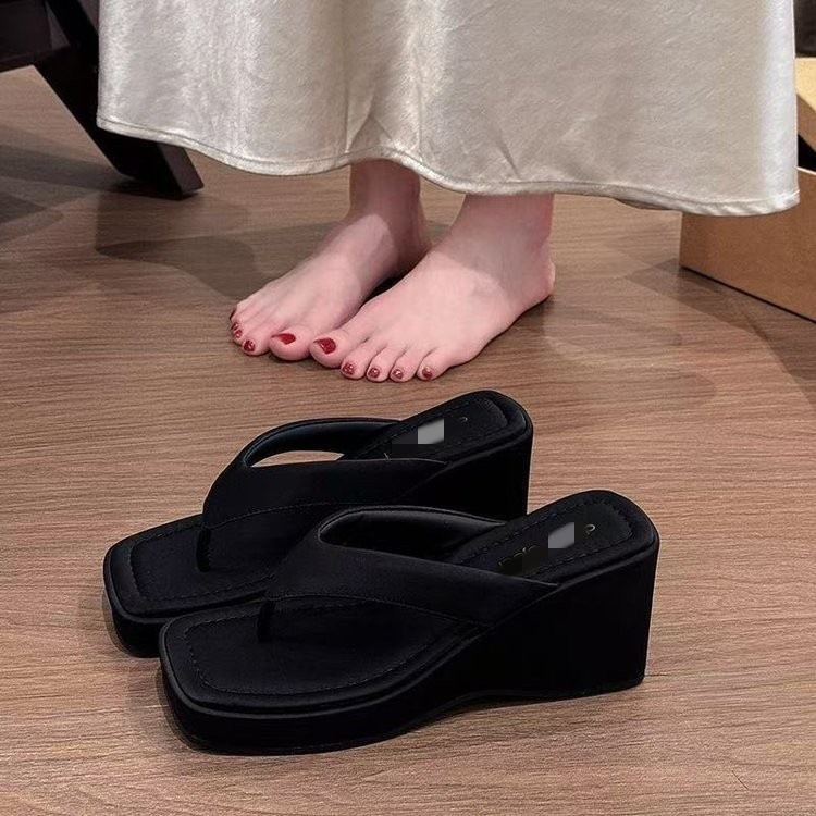 8CM tacones de pendiente de soleas gruesas de zapatillas en zigzag para mujeres de verano 06 nuevo estilo de vacaciones zapatillas de playa de cabeza cuadrada