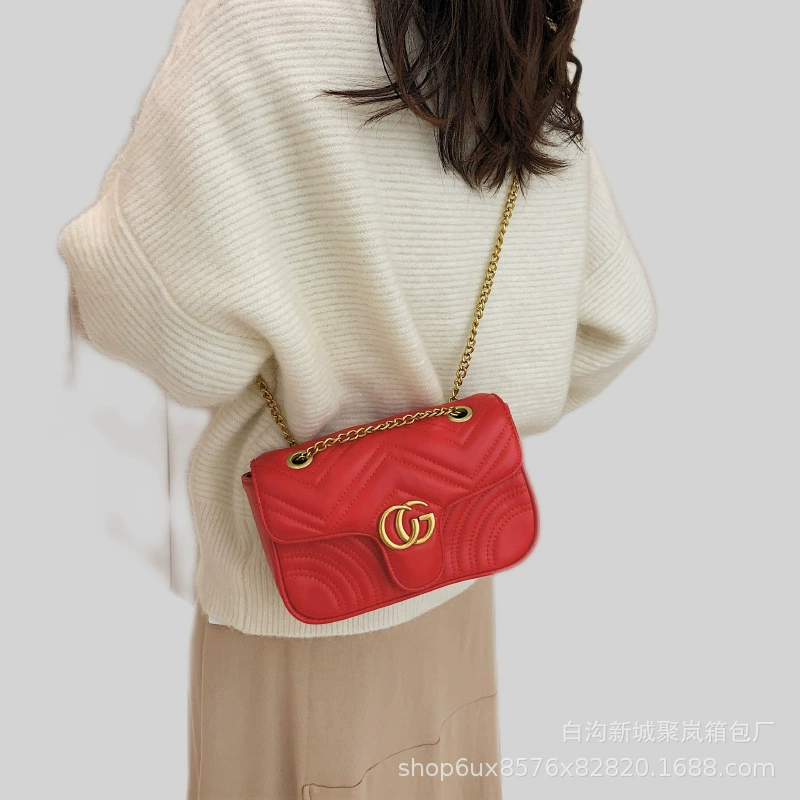 Сумка через плечо (в стиле chanel) с ромбовидной стёжкой, цепочный ремень, несколько цветов