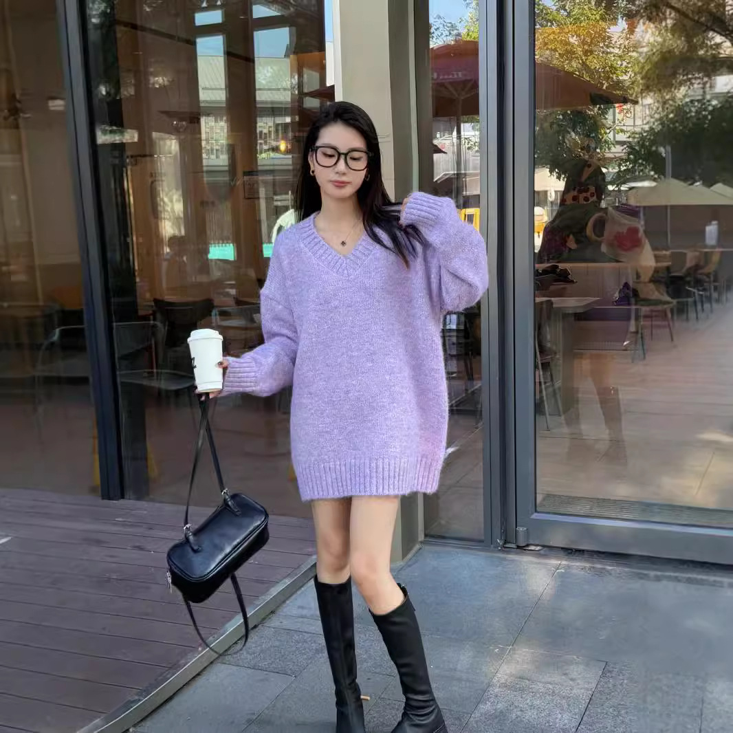 24 invierno Puyuan perezoso viento relajado pluma de color sólido suéter de cuello en V mujeres otoño 2024