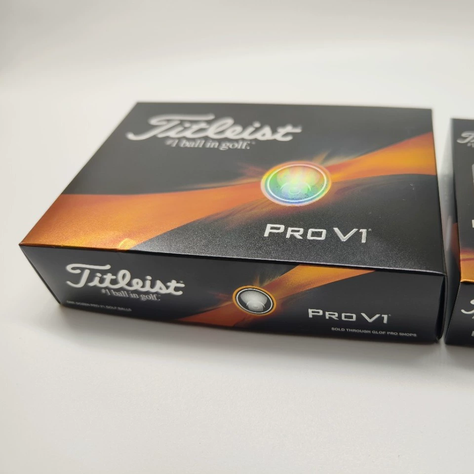 Мячи для гольфа TITLEIST ProV1 могут быть персонализированы с помощью логотипов.