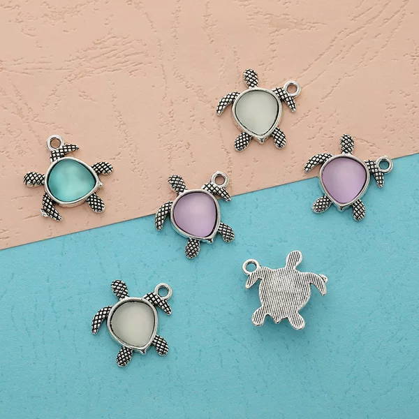Cross-border Hot Selling Retro Alloy Simulation Diamond Turtle Pendant DIY Bracelet Necklace Pendant Accessories Wholesale Necklace