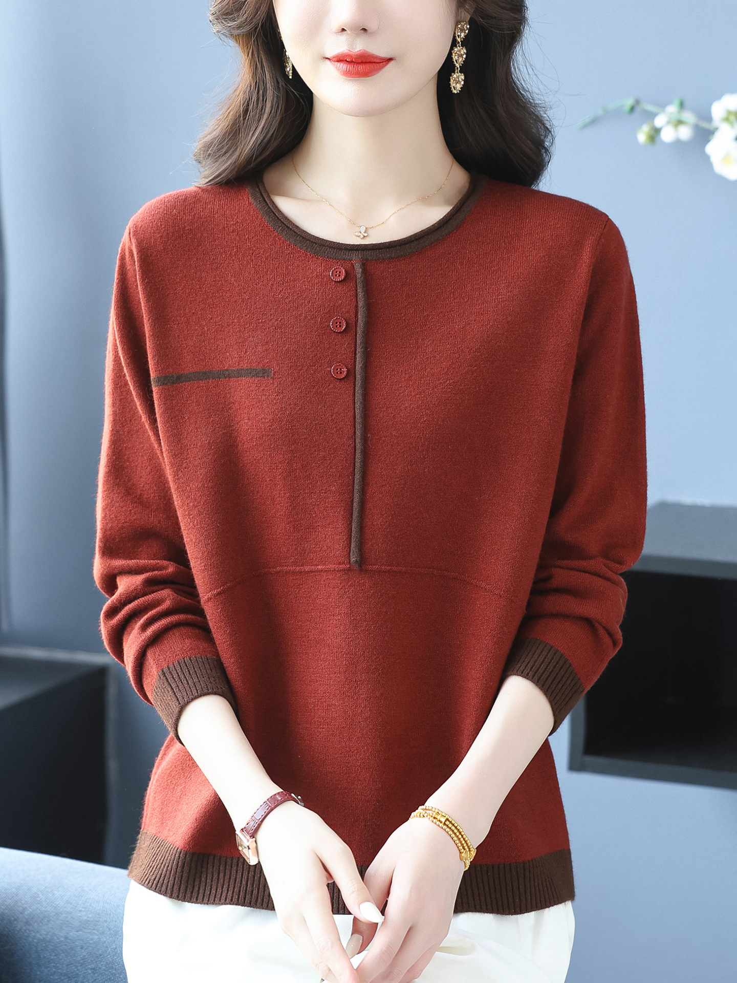 妈妈装春秋圆领针织衫女宽松大码洋气长袖t恤高端遮肚毛衣打底衫