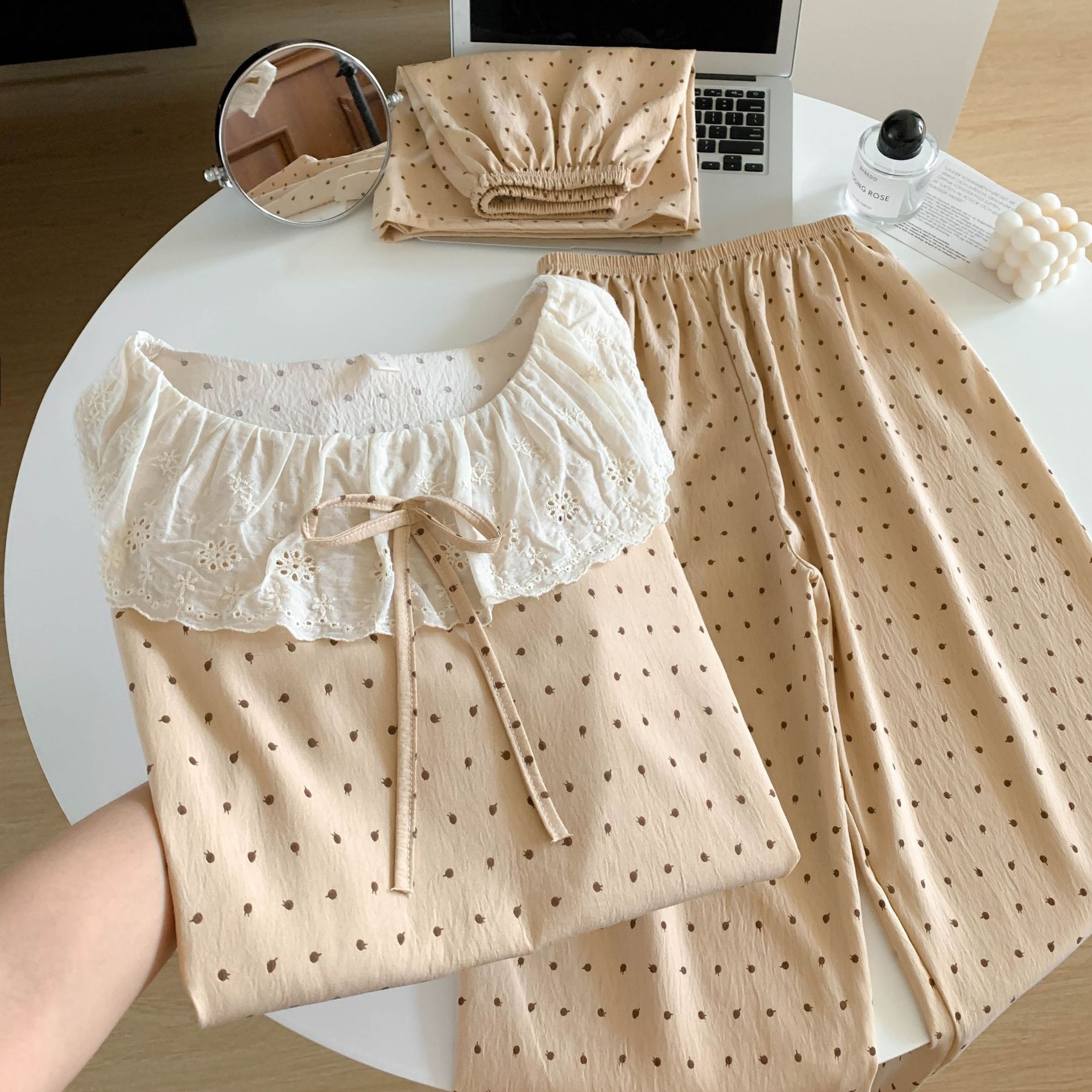 Comercio extranjero transfronterizo explosivo conjunto de tres piezas pijamas de mujer mangas cortas pantalones cortos pantalones largos dulces con la solapa de encaje ropa para el hogar