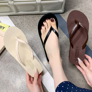 �r�����e������Ů�и��¿����������Εr���⴩�ļ�Ů��������Ь