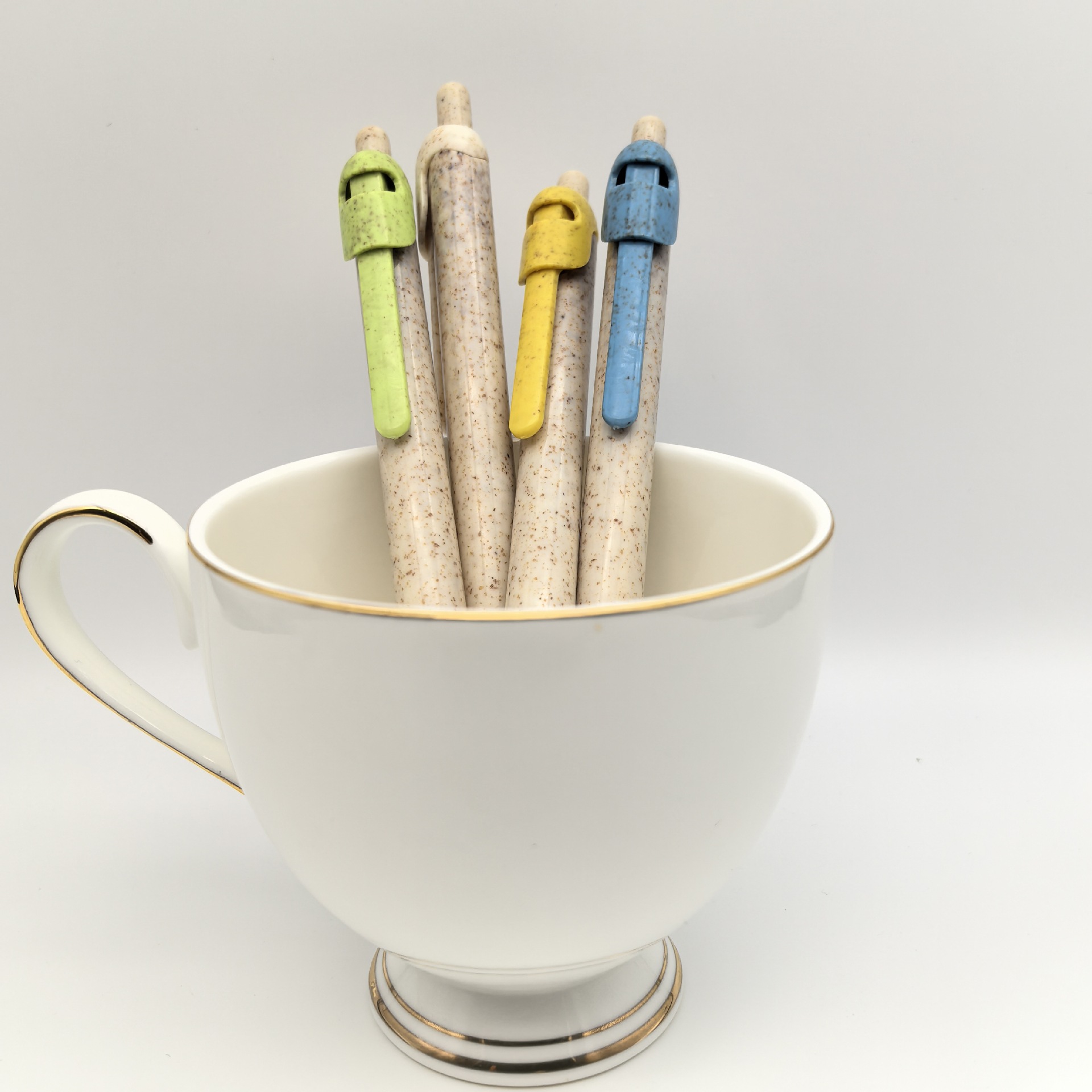 Nuevo material de paja Caballero pluma publicitaria Caballero máscara de modelado bolígrafo de palma verde pluma de trigo al por mayor