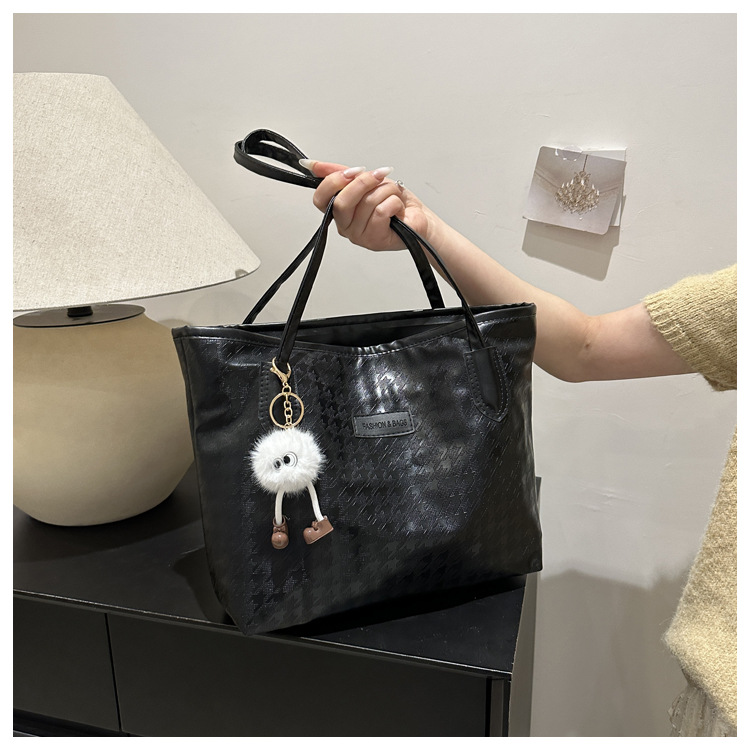 New simple and casual tote bag wholesale, cross-border shopping, commuting, armpit bag, large capacity, trendy and fashionable shoulder bag undefined