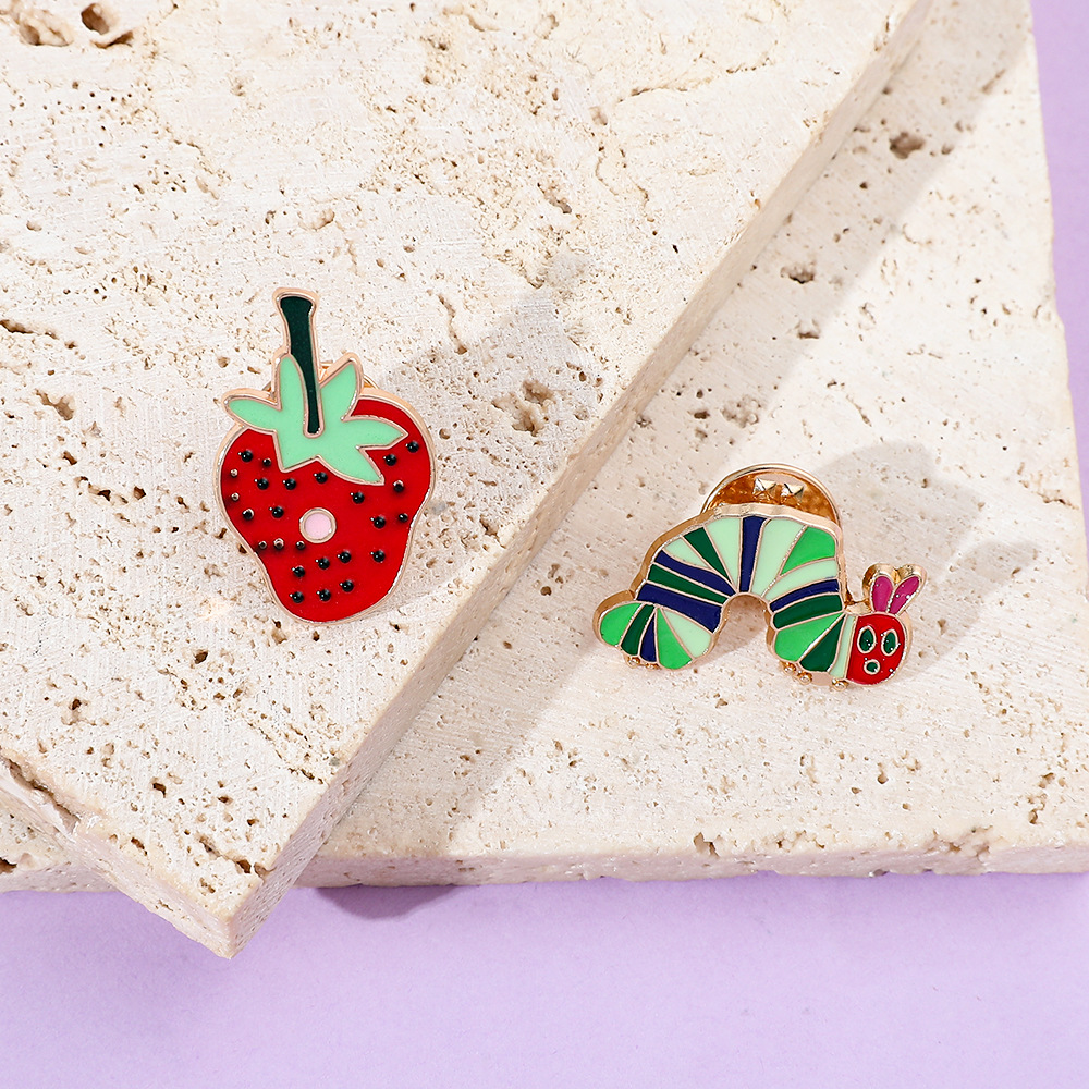 4g Weight Brooches Classification Holiday, Daily Occasion Alloy Material Cartoon, Strawberry Pattern Unisex Gender Enamel Design Casual, Cute Style Casual Cute Pin Cartoon Strawberry Alloy Enamel Unisex Brooches 6