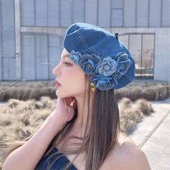 春と夏の衝突色のデニムのツバキの花のファッションの金のふわふわしている画家の帽子のカジュアルな流行のベレー帽