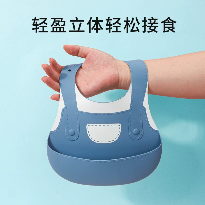 Силиконовый детский нагрудник легко чистить