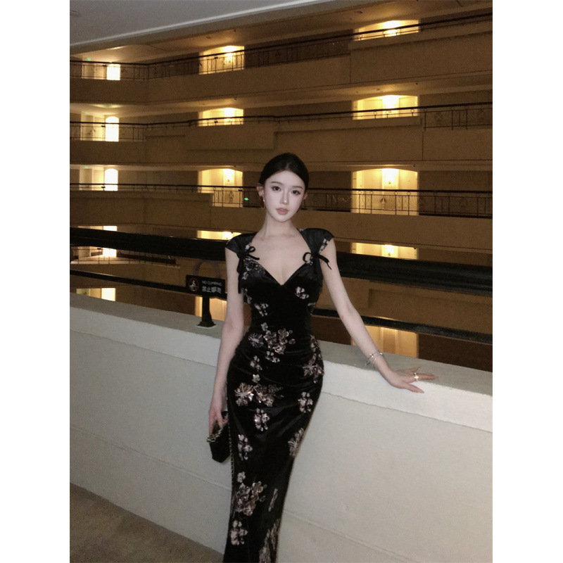 Real Shot of Sequin-Embroidered New Chinese-Style Improved Cheongsam Dress with Waist-Cinching and Hip-Hugging Design in Black Velvet