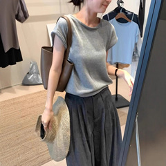 韓国シックなグレーニットアイスシルク右肩半袖Tシャツ女性用夏小短いユニークで美しいトップ