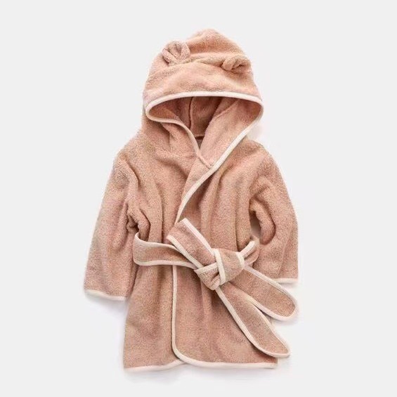 가을, 겨울 어린이 목욕 가운은 더 크고 두껍고 흡수성이 뛰어나고 속건성이 있으며 아기 목욕은 소년 소녀 후드 도매로 착용할 수 있습니다.