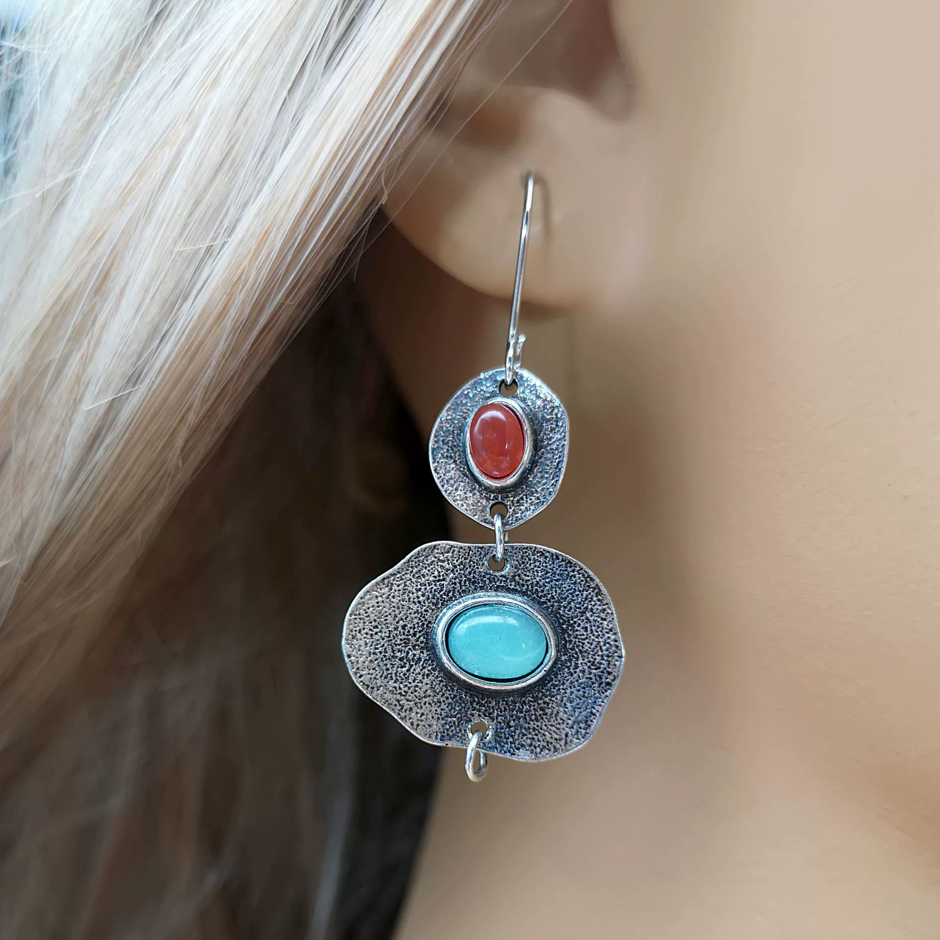 荣钰 Mint coral creative asymmetrical retro earrings, boho style