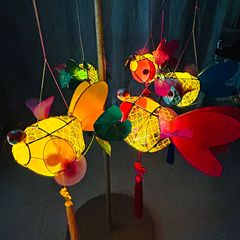 メーカー卸売伝統的な手作りの文化的で創造的なランタン春祭りランタンフェスティバル中秋節漢服ポータブル発光金魚ランタン