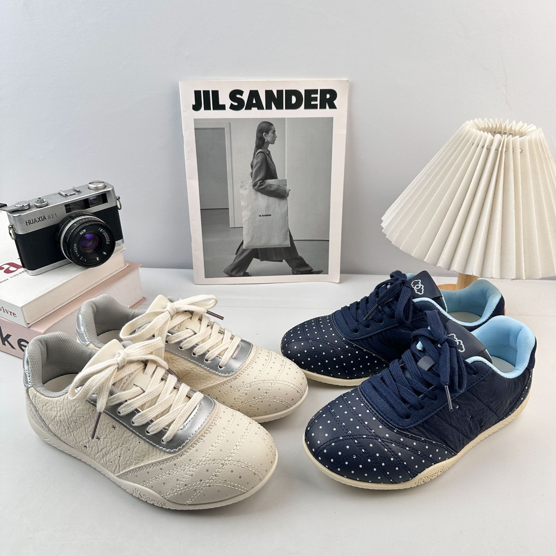 Yuanbo nicho no choque zapatos de skate para mujeres 2025 nuevo primavera y otoño zapatos blancos con suela gruesa zapatos casuales para mujeres