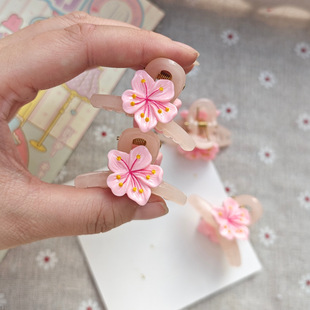 ��ɫ����Сץ�A�l�С̖�l��Ů��߅�A���^�ǰ�~�����AС�l�A�l�
