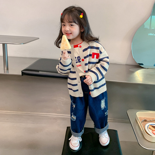  Autumn Girls' Knitted Cardigan: New Stylish Sweater and T-shirt Set in Denim for Toddlers and Young Children