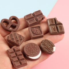 ミニチュアはチョコレートをシミュレーションして樹脂の部品を遊びます。