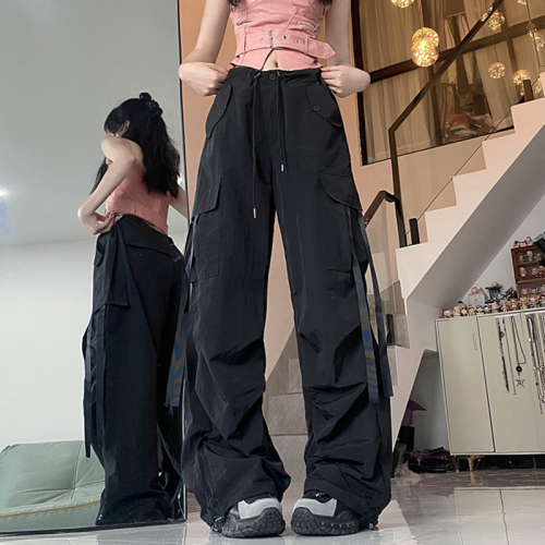 Khaki-colored European-style trendy cargo pants for women—spring edition, featuring an edgy American 