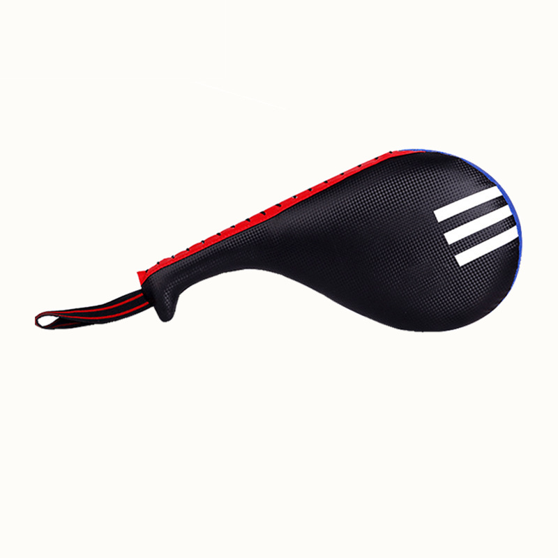 Три бара стрелят в цель черный