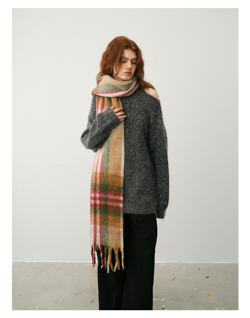 Sciarpa donna in cachemire a quadri con frange invernale_voghion.com