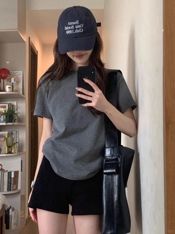 グレーの純綿半袖tシャツアメリカのプリントの正肩の丸首はスリムに見えます。|undefined