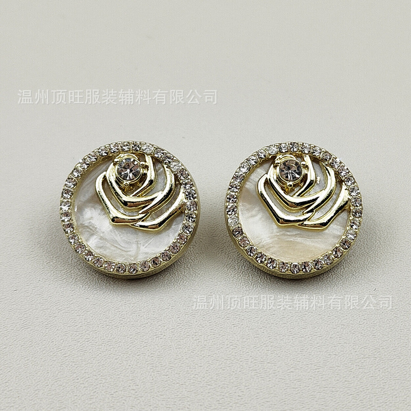逸品の高級な小さい香りの風のバラの行のボタンのダブルの金属のボタンのコートのセーターのコートの服の装飾ボタン|undefined
