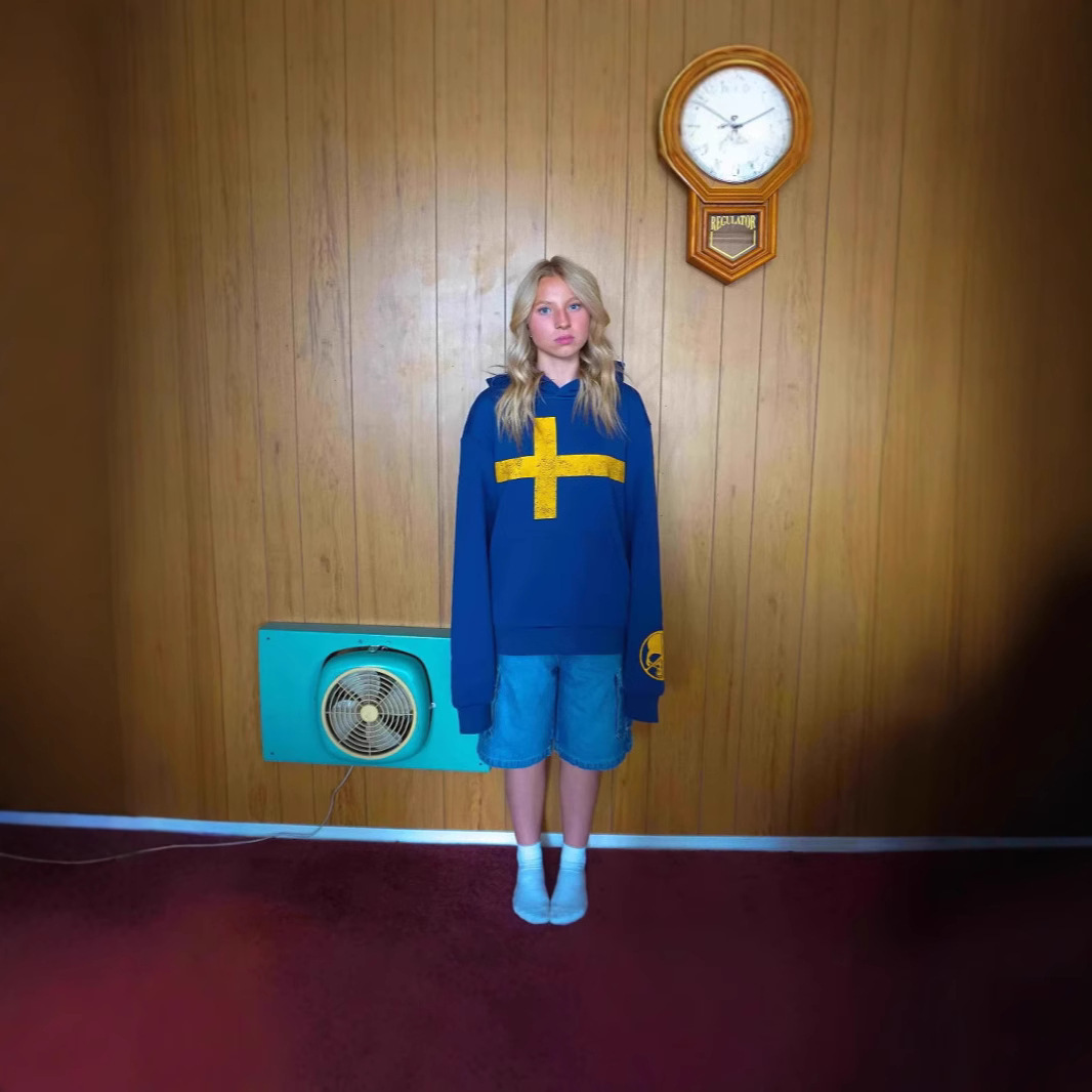 ​​Unisex Retro Cross Print Hoodie - Streetwear Pullover Sweatshirt For Men & Women​​_viptrois.com