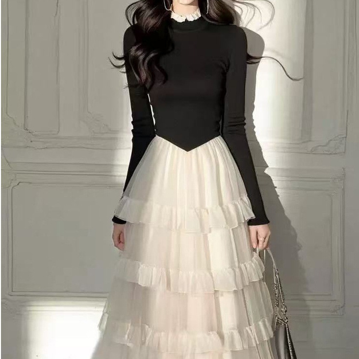 Stitched and Stylish Color-Blocked Round-Neck Dress for Women, New Slim-Fit Princess Cake Dress for Spring and Autumn, Elegant Long Dress