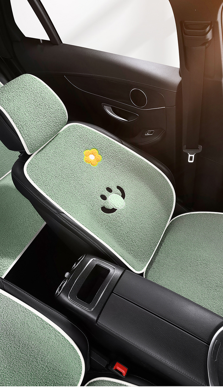 Autumn and winter cartoon car wool cushion cauliflower cute car seat cushion lamb velvet warm and comfortable car seat cushion