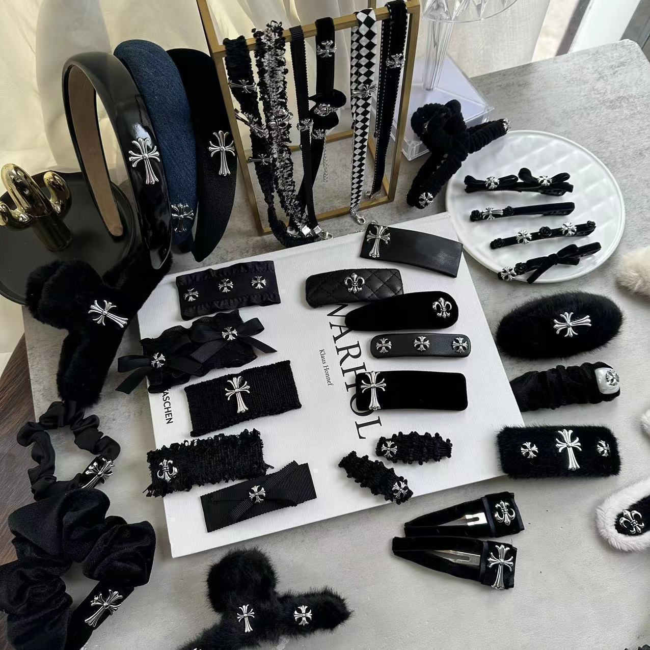 Atmospheric European and American Style Cross Jewelry Collection for Girls, Hairpin, Clavicle Chain, Bye-Bye Clip, Headband, Internet Celebrity Trend