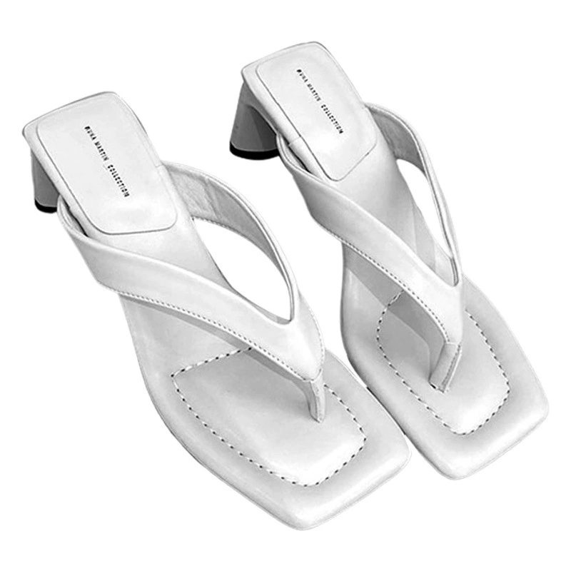 Модные женские шлепанцы лето 2025, новые сандалии на среднем каблуке из искусственной кожи, квадратный носок, пляжные шлепанцы на толстом каблуке