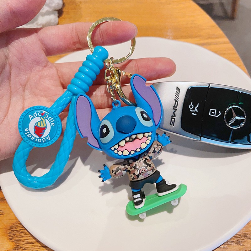 Dibujos animados pvc serie de anime llavero juego de marea muñeca llavero de coche bolsa colgante máquina de garra regalo al por mayor