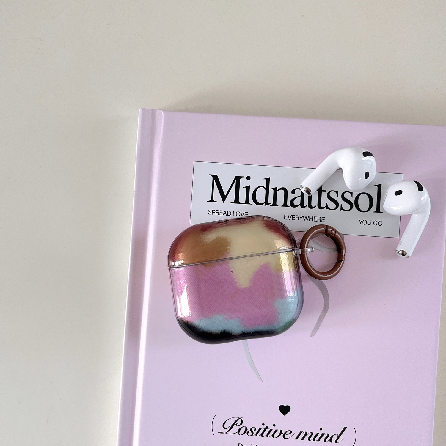 El bloque de color teñido púrpura simple de nicho es adecuado para Airpods nuevo estuche para auriculares de 3/4 generación Pro2 airpods femenino 1/2