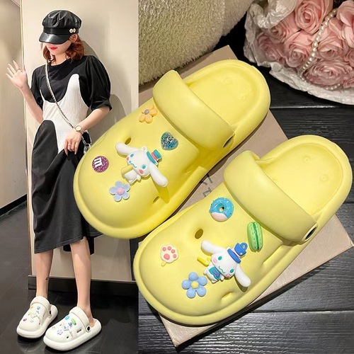 cartoon stomp feel thick-soled holey shoes outerwear soft sole sandals beach cute hooded flip-flops wholesale for women