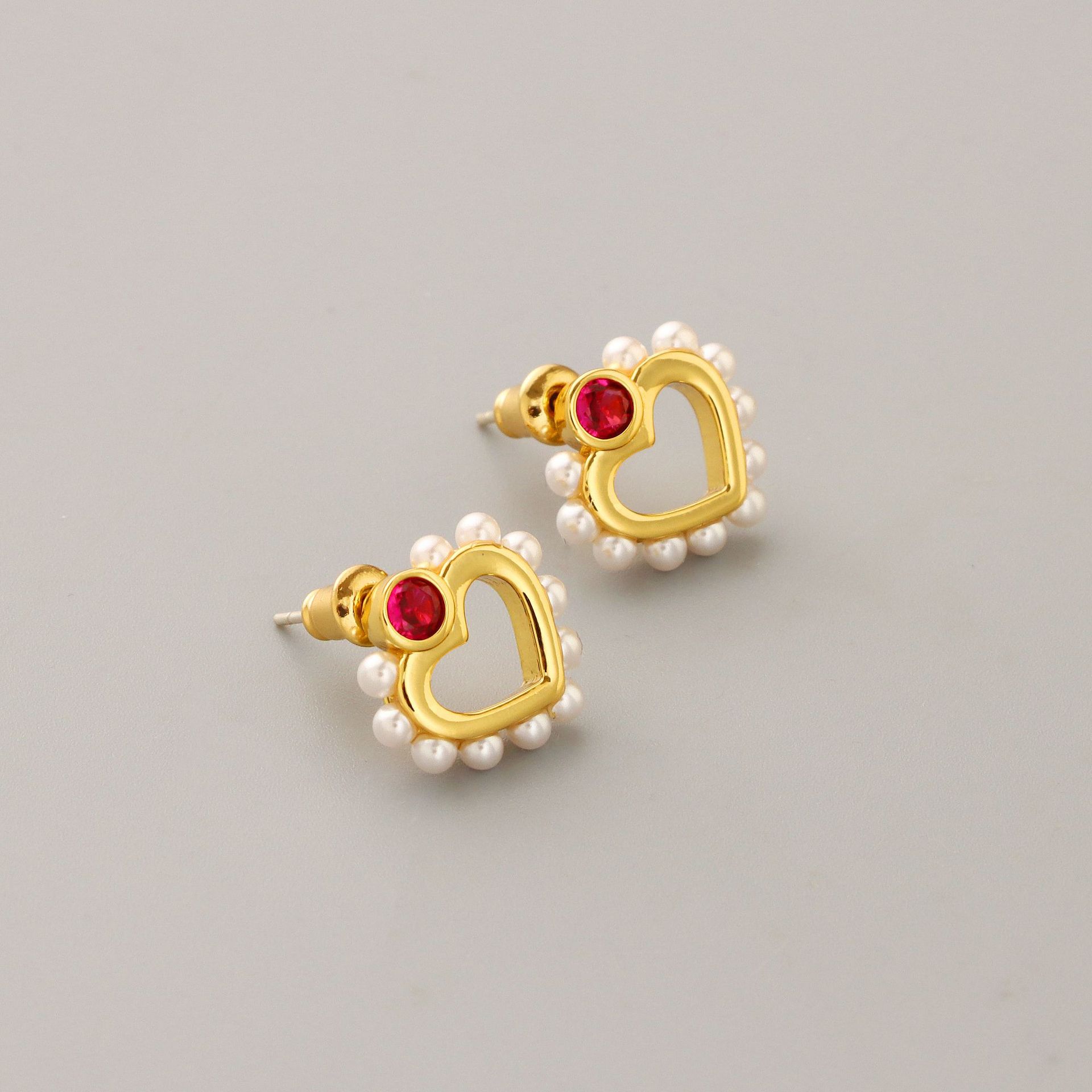 Fashion Heart Shape Copper Plating Inlay Artificial Diamond Pearl Ear Studs 1 Pair